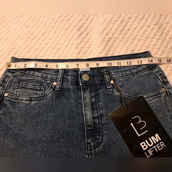 Venus Bum Lifter Jeans - Picture 7 of 10